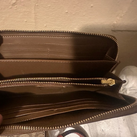 Coach snoopy purse with full sized wallet and wristlet - Picture 5 of 7